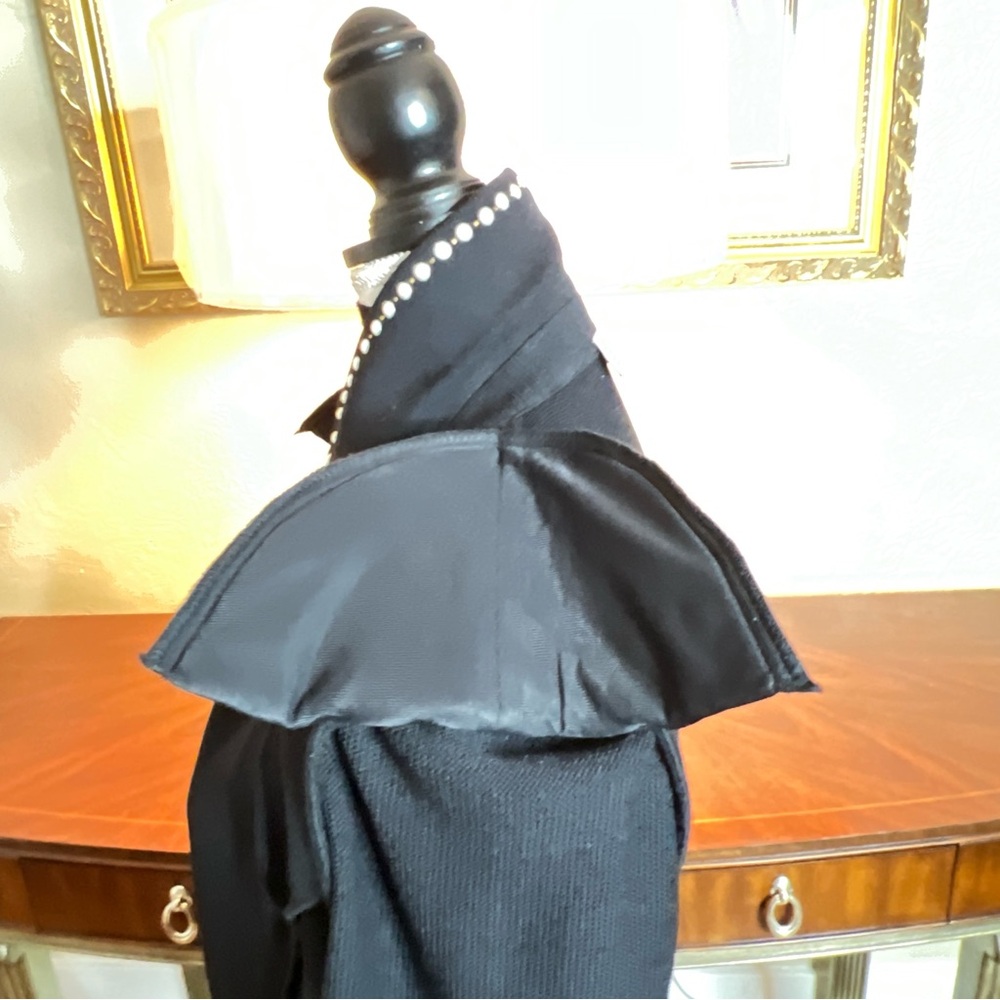 ❤️St John Dark Navy Santana Knit Jacket with Pearls and Sequins.  Size 10.. - Picture 7 of 16